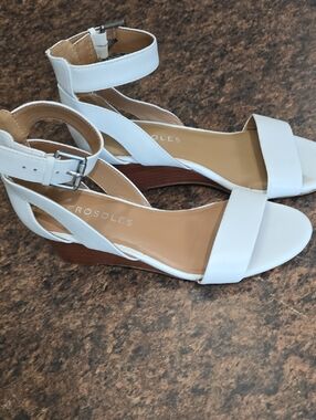 AEROSOLES White Ankle-Strap Wedge Sandals